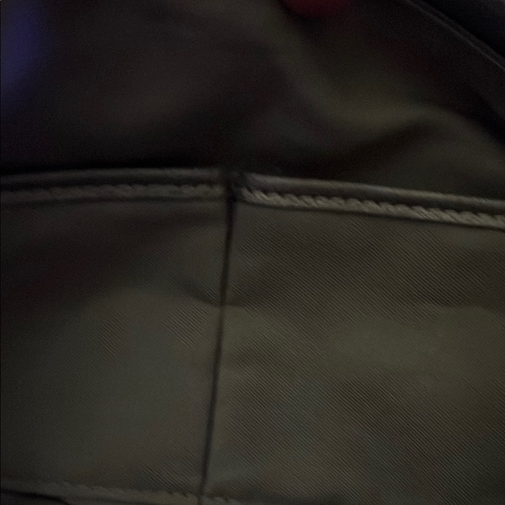 Chic Silver Shoulder Bag With Textured Finish - image 3